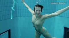 Underwater naked hottie Thumb