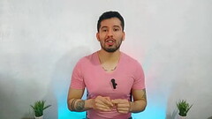 Mi Roomie hetero con novia me penetra a pelo en mi cama mientras el ve videos porno heteros! Relato  Thumb