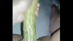Me meto un pepino en mi vagina Thumb