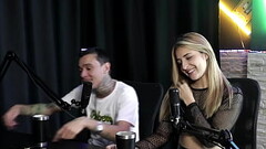 A primeira vez que ela viu o pau dele em uma grava&ccedil_&atilde_o, depois ficaram sem se falar - Y Thumb