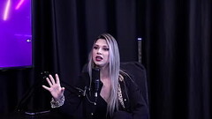 As pessoas querem ver mais a buceta dela, e j&aacute_ gravou com v&aacute_rias garotas - Melody Antu Thumb