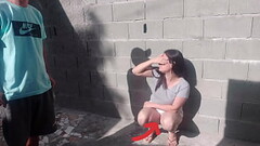 chamei o vizinho pedreiro para fazer um or&ccedil_amento, acabei mostrando a calcinha sem querer, ti Thumb