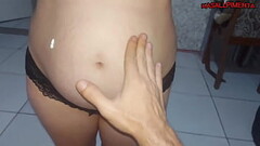 gr&aacute_vida seduz o jovem e fode com um acabamento de creampie e esguicho Thumb
