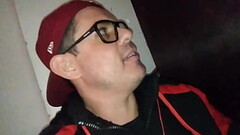 Beijei a mulher no glory hole e come&ccedil_ou a putaria Thumb