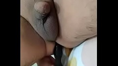 Chica tv jugando con lencer&iacute_a Thumb