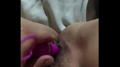 Marido trabalhando, esposa envia um v&iacute_deo pra lembra dela Thumb