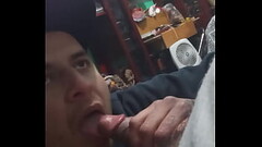 Mamando verga de maduro. Thumb