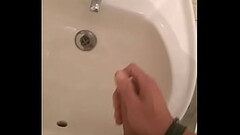 Hetero sarado De Curitiba na Punheta at&eacute_ Gozar (parte2) Thumb