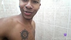 novinho tomando banho e se raspando na exibi&ccedil_&atilde_o em casa Thumb