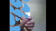 Maduro se masturba con dos dedos y eyacula Thumb