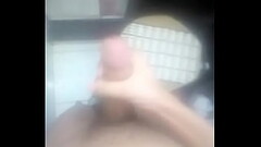 Novinho de pau grande batendo uma Thumb