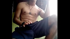 batendo uma bronha de bermuda Thumb