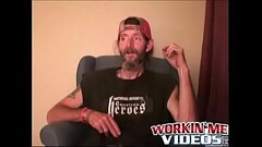Bearded mature guy shows his impressive dick and jerks off Thumb